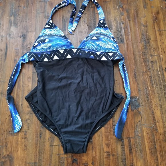 VENUS Tie Back One Piece Black/Geometric Bathing Suit - Picture 6 of 7